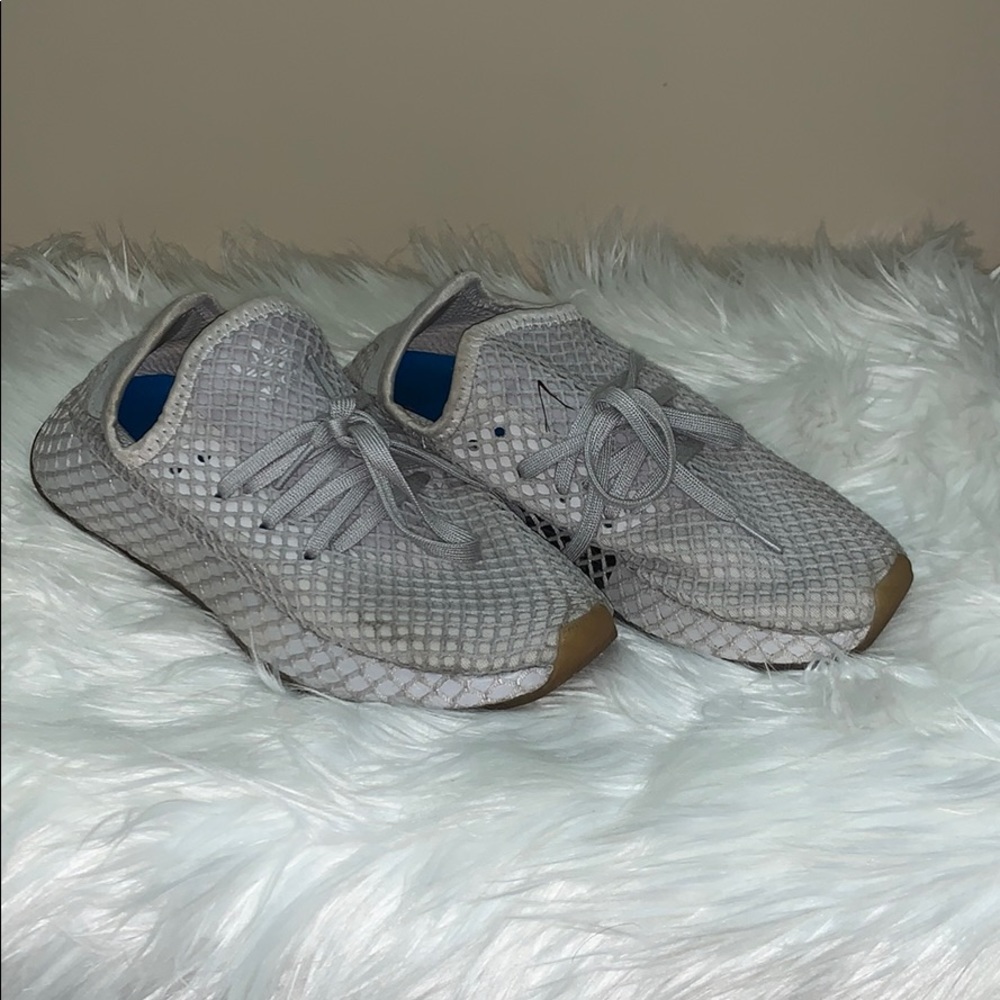 Adidas deerupt grey